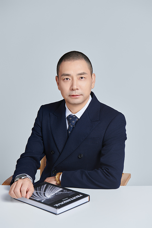 江文俊 - 董事长(Chairman)